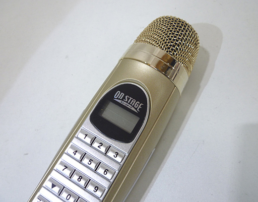 オン・ステージ　パーソナルカラオケ　Z-PK7000　　700曲内蔵　完動品 カラオケ オンステージ マイク ON STAGE 家庭用カラオケ Z-PK7000