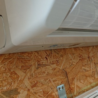 ☆☆【格安・・中古・・エアコン】　2015年製　シャ-プ　2.2Kw売ります☆☆