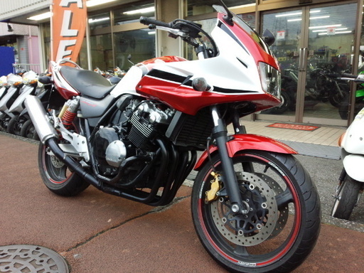 NO.2917　ＣＢ４００スーパーボルドール　水冷4サイクル１６バルブ４気筒エンジン ＶＴＥＣ（可変バルブシステム）　レッド＆ホワイト　☆彡