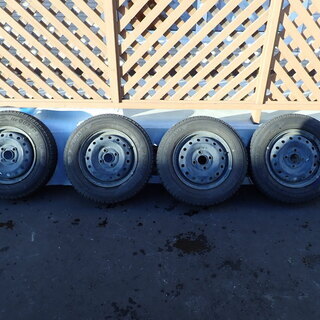 2018年製　国産スタッドレスタイヤ　145/80R13 75Q 4本セット