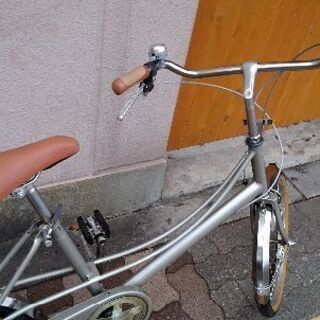 KON\