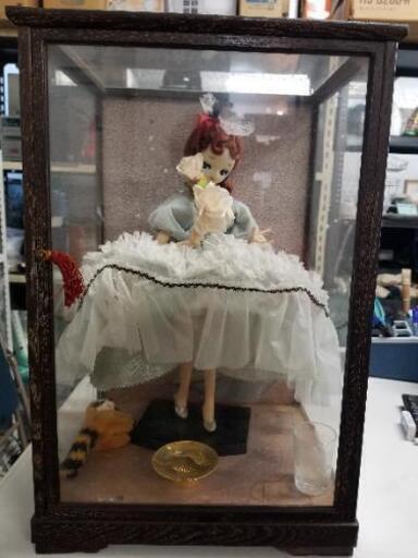 ガラスケースに入ったかわいいフランス人形 Rp 大阪のインテリア雑貨 小物 置物 オブジェ の中古あげます 譲ります ジモティーで不用品の処分