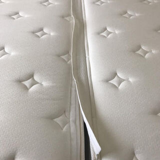 【終了しました】Sertaのマットレス2つ（2つでクイーンサイズになります）