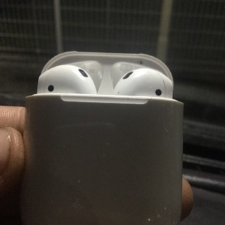 AirPods