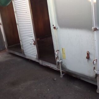 訳あり2トンロング車の箱だけ5万円売り