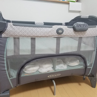 小さいスペースでたくさんのことが出来ます❗️ベビーベッド、プレイ