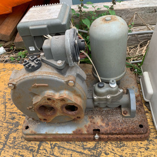 家庭用深井戸ポンプ、ナショナルPG-405FS。97年製同じ物を部品取りに、付けます！