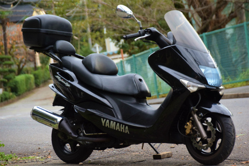 芸能人愛用 YAMAHA マジェスティ125fi コマジェfi 外品マフラー、リア