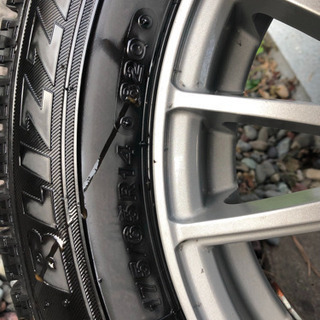 スタッドレスタイヤ4本！ブリジストン