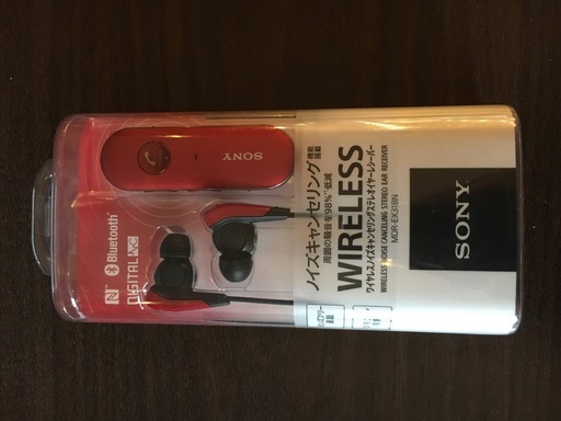 ソニー SONY ワイヤレスノイズキャンセリングイヤホン MDR-EX31BN : カナル型 Bluetooth対応 レッド MDR-EX31BN Rをお譲りいたします。