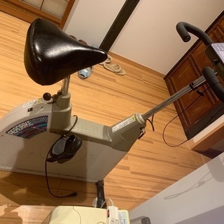 【緊急-引っ越しの為】コンビエアロバイクEZ101※動作確認済み 緊急-引っ越しの為】コンビエアロバイクEZ101※動作確認済み