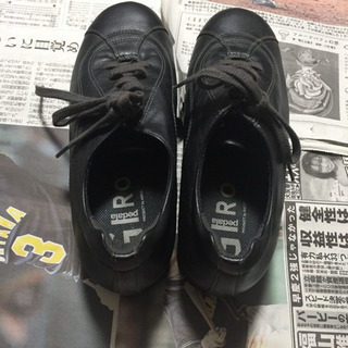 黒い靴
