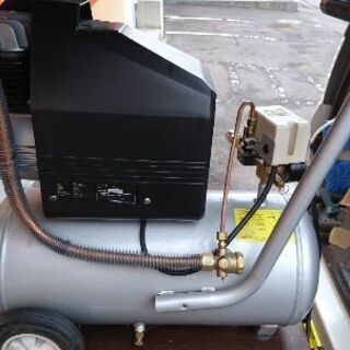 コンプレッサー １００v 中古品