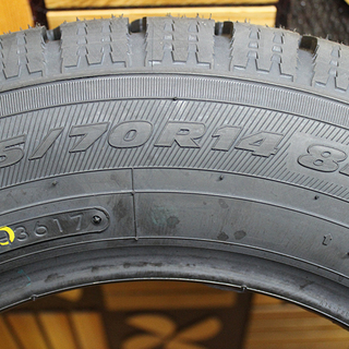 未使用 トーヨータイヤ オブザーブ・ガリッド ギズ OBSERVE GARIT GIZ 175/70R14 17年製4本(TD494Ykrwx)