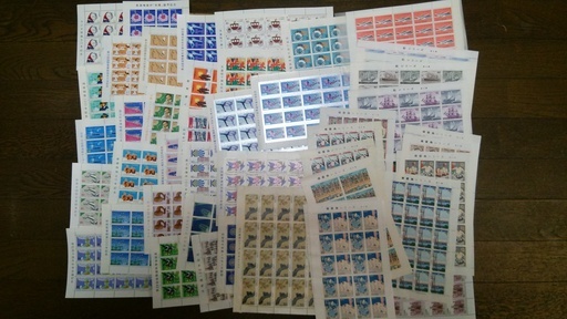 額面50円の記念切手x20枚綴りシートx81枚＝額面合計金額162000