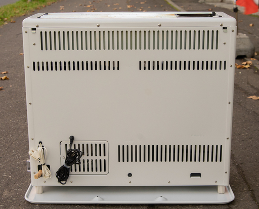 19B0404 札幌 燃焼良好 中古 トヨトミ 煙突式石油ストーブ HR-650D