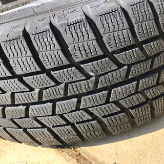 ★215/60r16 スタッドレスタイヤ 17年製