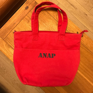 ANAPの赤いトートバッグ