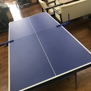 卓球台 SANEI クリップ付き！折り畳み式です。