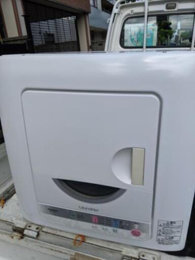 『取引中』4k衣類乾燥機(電気式)（名古屋市近郊配達無料）