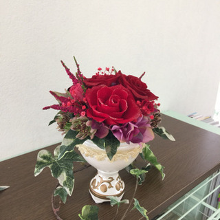 【新品】人気のプリザーブドフラワーです。