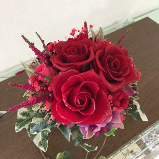 【新品】人気のプリザーブドフラワーです。