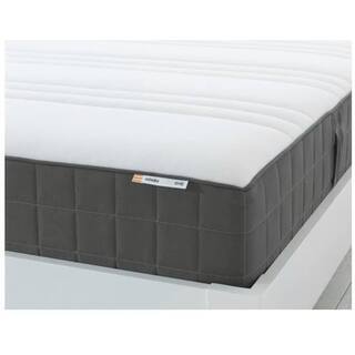 クイーンベッド & マットレス（QUEEN　BED & Mattress)