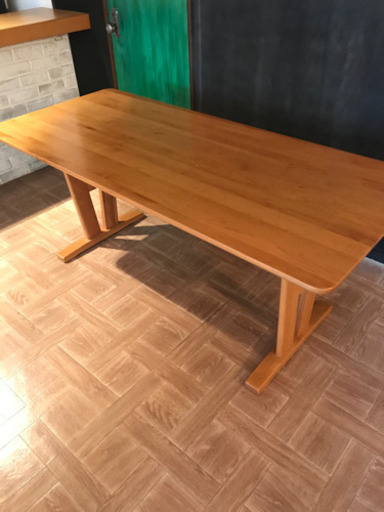 長方形のテーブル