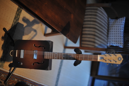 超レア！！Daddy Mojo シガーボックス・ギター