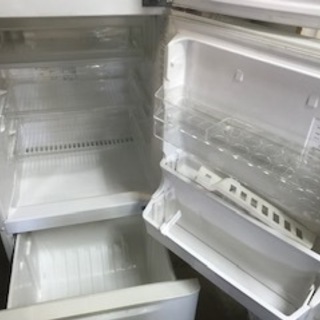 生活家電 値下げ。短期使用 格安冷凍冷蔵庫 富士通3ドア ホワイト 
