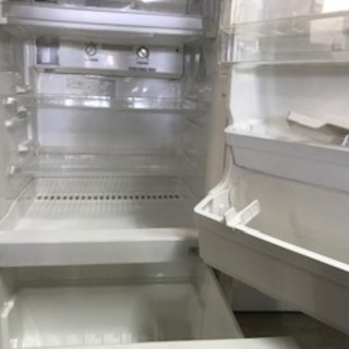 生活家電 値下げ。短期使用 格安中古冷凍冷蔵庫 富士通3ドア ホワイト 