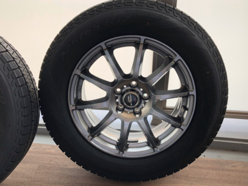 レクサスNX、ハリヤー用スタッドレス タイヤ　ラック付き レクサスNX、ハリヤー用スタッドレス タイヤ ラック付き