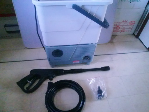 タンク式高圧洗浄機