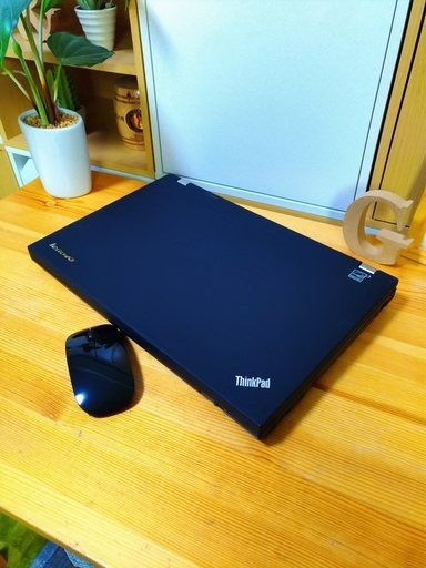 SSD搭載でCorei7メモリ8Gの超高性能Lenovo★　とても美品！　SSD240G　ゲーミングPC☆　かっこいいマットブラック♪　　最新Windows10パソコン　高速PC★　　　レノボ　ThinkPad　大画面　高画質高音質　　64Bit　黒色　高級感　15.6インチ　ウェブカメラ＆マウス付き 　ノートパソコン　無線LAN　Wi-Fi対応 　DVDドライブ