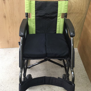 中古車いす ルッタ VA10134 介助式 標準型 パナソニック【タイヤ新品