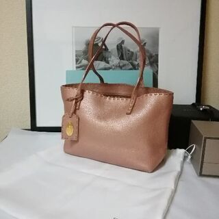 綺麗め。FENDI フェンディ オールレザー セレリア トートバッグ