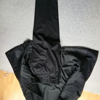 スーツ　黒