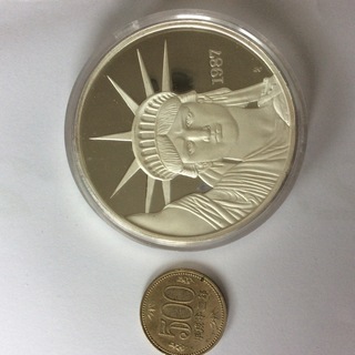 自由の女神 5オンス純銀メダル 表面鏡状仕上げ 密封カプセル入り 自由の女神 5オンス純銀メダル 表面鏡状仕上げ 密封カプセル入り