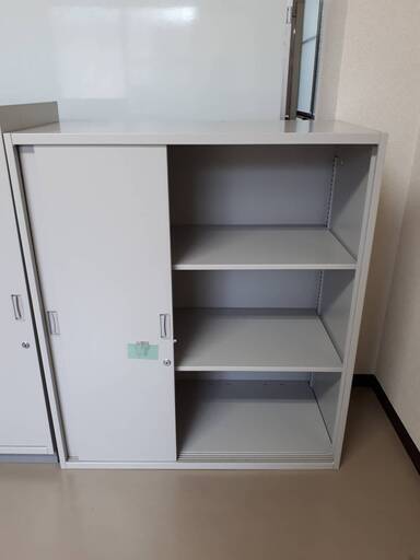 Itokiイトーキ引き戸鍵付きキャビネット2段連結も可能２台セット ヨネ 天竜川のオフィス用家具 キャビネ の中古あげます 譲ります ジモティーで不用品の処分