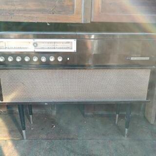 古いラジオ　レコードプレーヤー