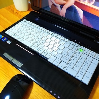 corei5メモリ8Gで超高性能☆　ブルーレイ対応！　大容量500G★　画質音質がいい！　ゲーミング♪　可愛い光沢ブルーオーシャンの東芝dynabook　Qosmio♪　　最新Windows10★　　ウェブカメラ＆テンキー付き　DVDドライブ　64Bit　15.6インチ　マウス付き 　ノートパソコン　無線LAN　Wi-Fi対応 corei5メモリ8Gで超高性能☆ ブルーレイ対応！ 大容量500G☆ 画質音質