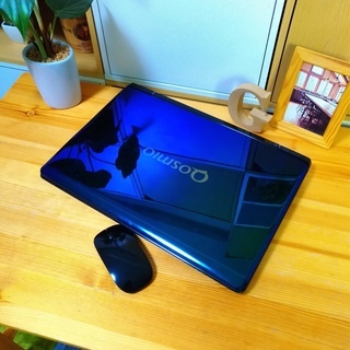 corei5メモリ8Gで超高性能☆　ブルーレイ対応！　大容量500G★　画質音質がいい！　ゲーミング♪　可愛い光沢ブルーオーシャンの東芝dynabook　Qosmio♪　　最新Windows10★　　ウェブカメラ＆テンキー付き　DVDドライブ　64Bit　15.6インチ　マウス付き 　ノートパソコン　無線LAN　Wi-Fi対応 corei5メモリ8Gで超高性能☆ ブルーレイ対応！ 大容量500G☆ 画質音質