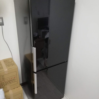 ◼️商談中■お買い得！■2017年製■AQUA アクア 冷蔵庫(275L・右開き) ピアノブラック AQR-D28F(K)