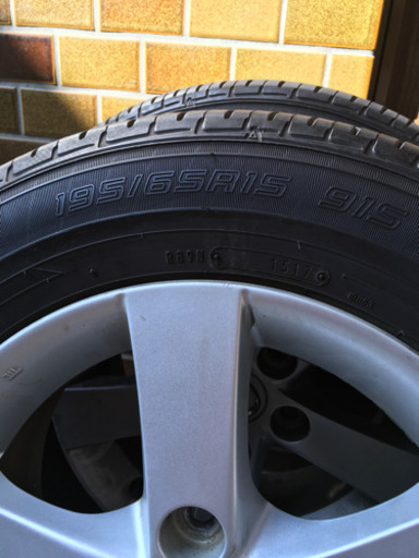 ノーマルタイヤ 195/65R15 ホイル付 マツダプレマシー 使用期間短いです