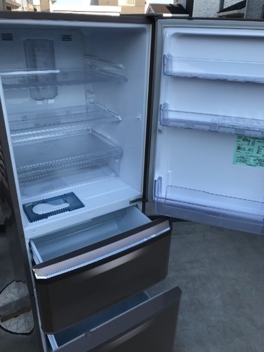 取引中2013年製三菱冷凍冷蔵庫3ドア美品。千葉県内配送無料。設置無料。
