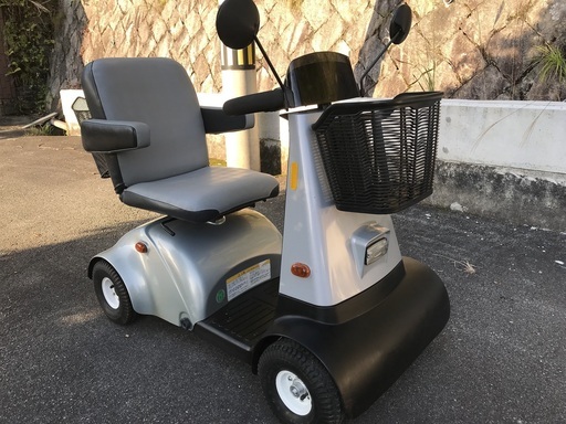 ☆彡 4輪タイプの電動車いす。セニアカー・シニアカー!!!ご近所は配達無料!!! 完全整備済み!!!程度上!!!