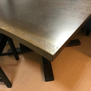ニトリのテーブル