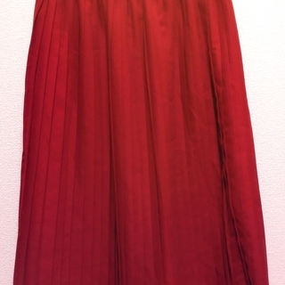 赤　スカート
