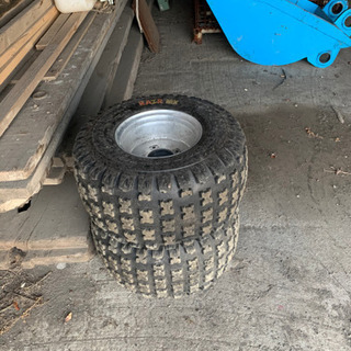 YF200S アルミホイールタイヤ マキシス