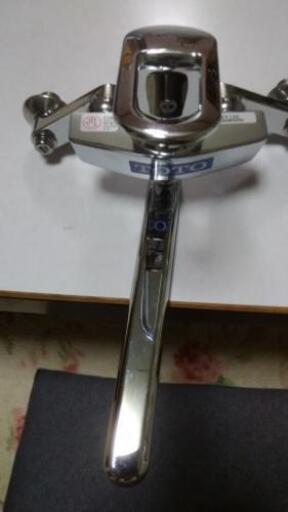 TOTO キッチン用シングルレバー混合栓　8000円